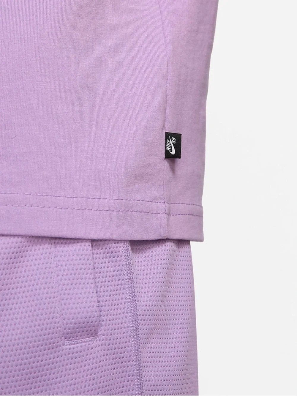 Nike SB Skate T-Shirt. Purple. Loose Fit Large. - Picture 3 of 9